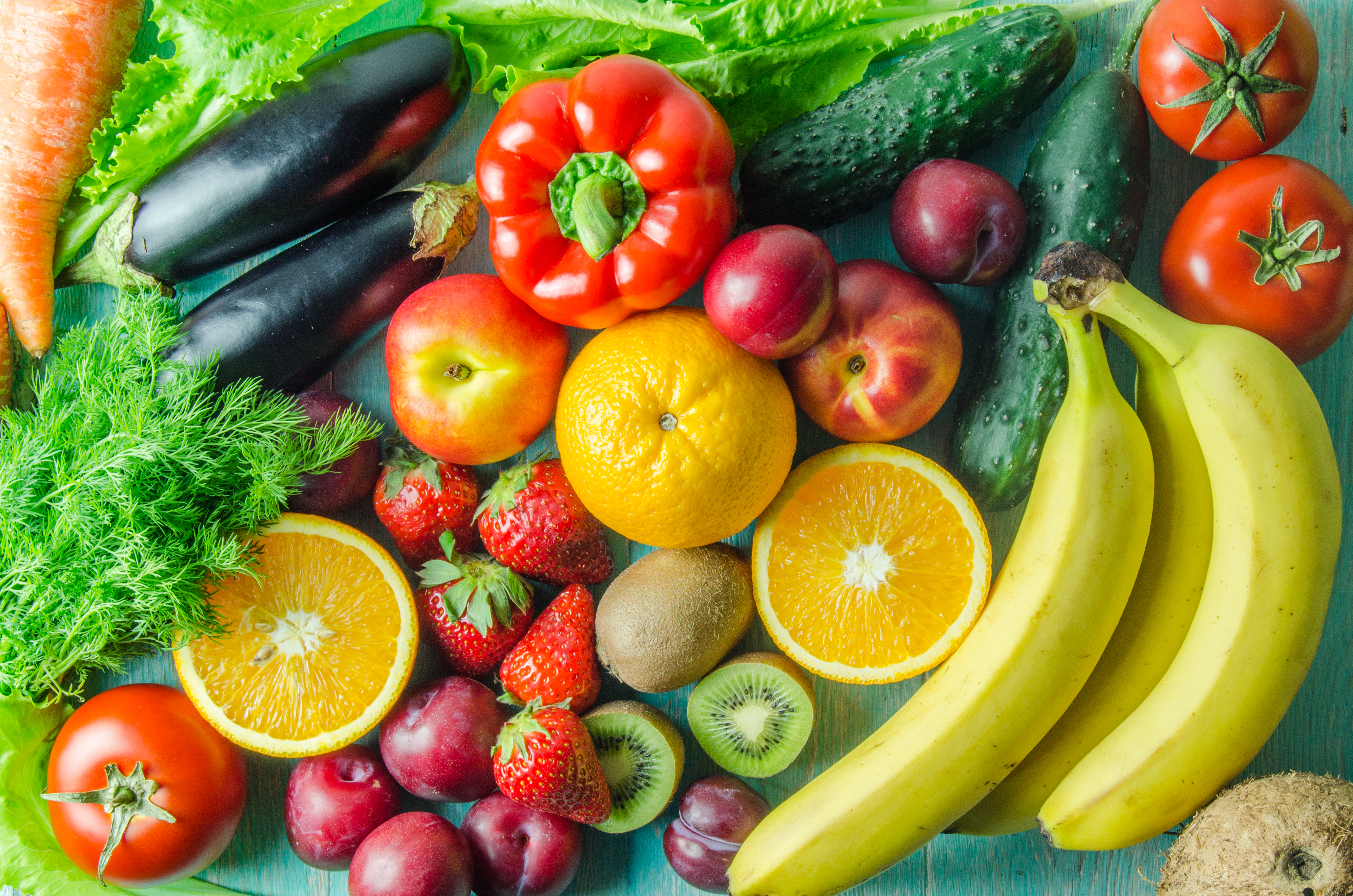 Bizarre food play inserting fruit veggies
